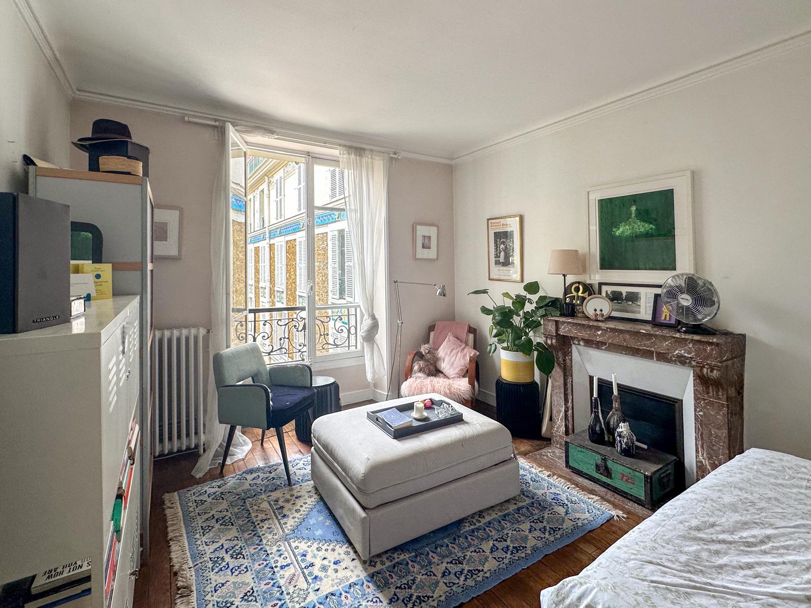 Living room with Parisian view